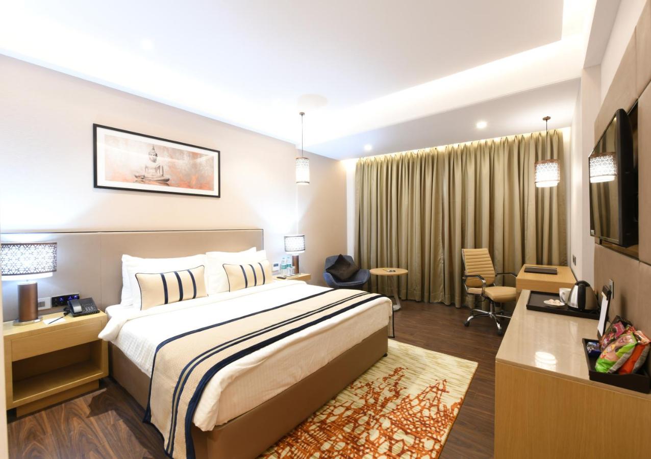 Club, Double Bed