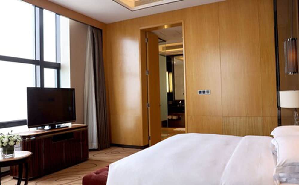Hilton Zhongshan Downtown 21/74