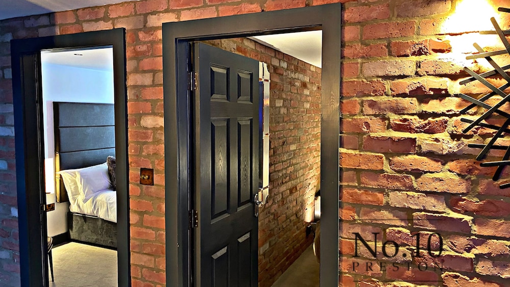 No.10 Preston 3/50