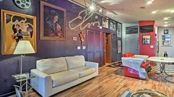 Branson Surrey Inn 42/65