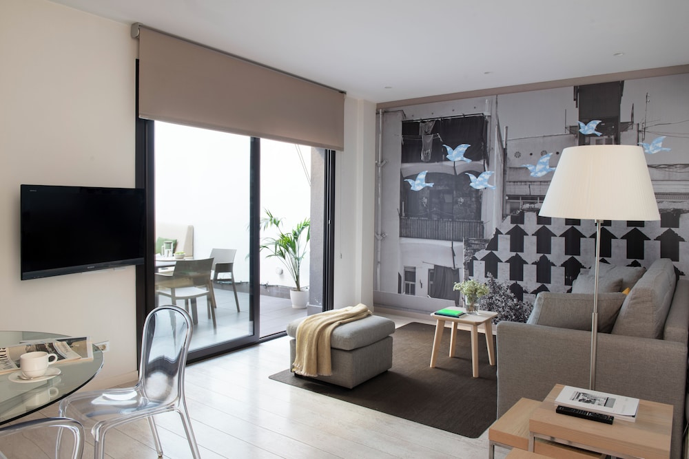 Eric Vokel Bcn Suites 28/51