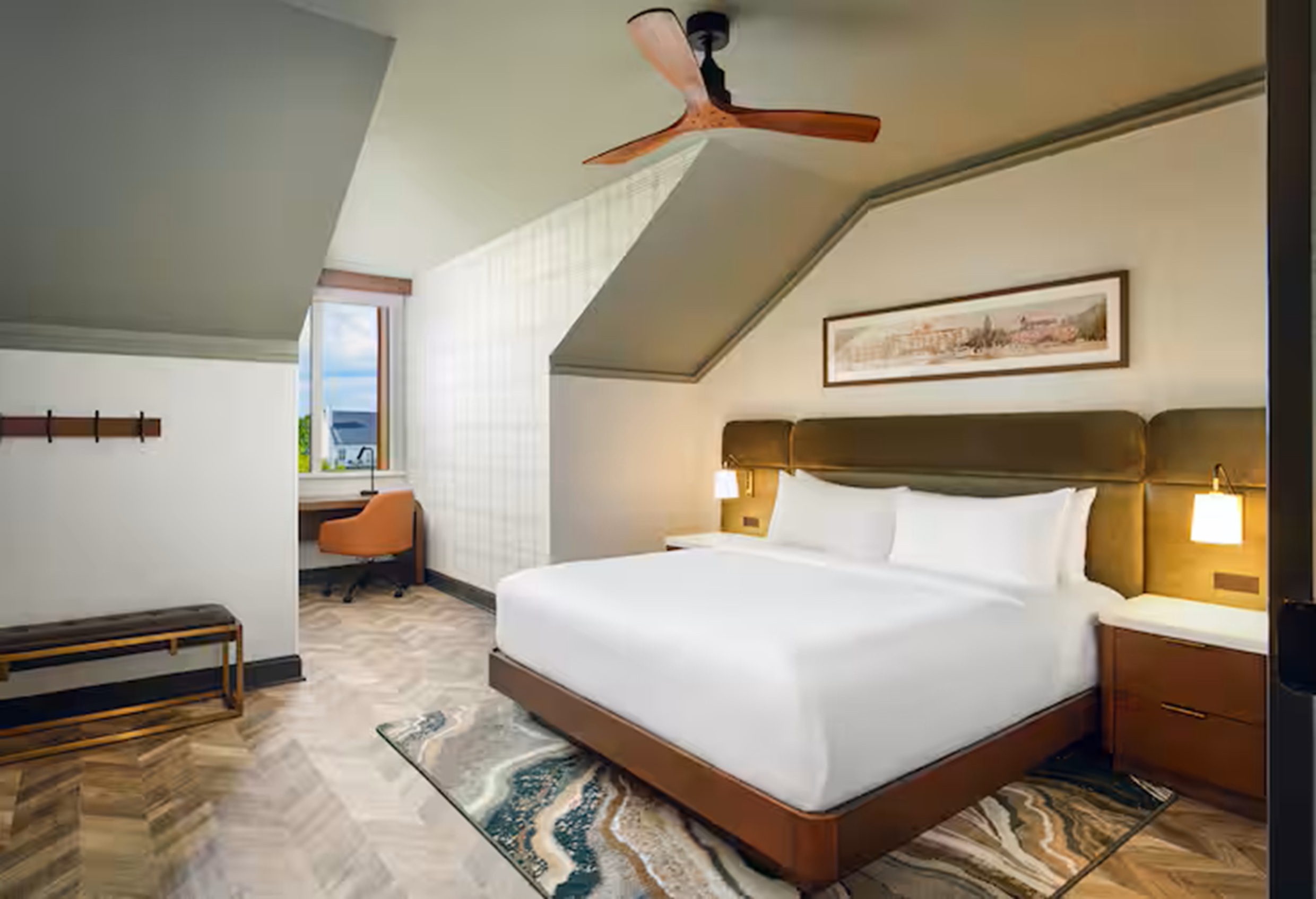 Suite, King Bed, Downtown View, Sofa