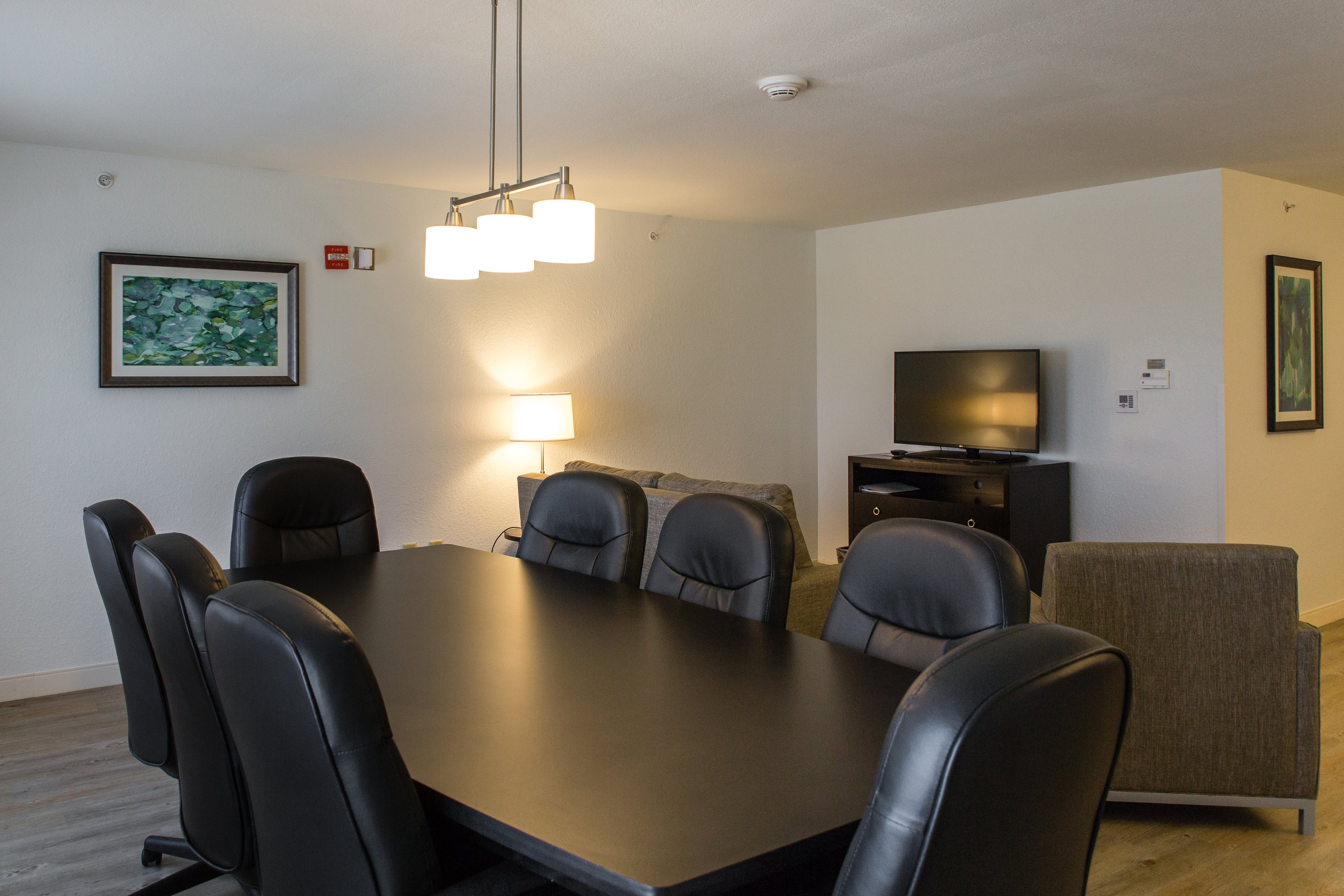 Holiday Inn Hotel Suites Bloomington Airport 26/50