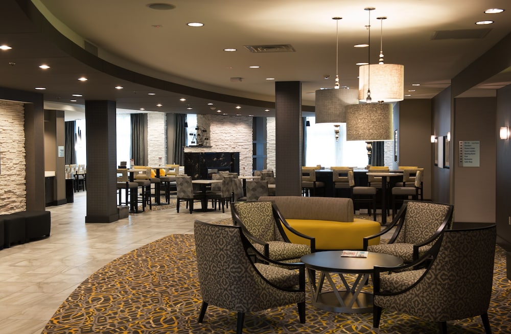 Holiday Inn Express Suites Madison Central 57/68