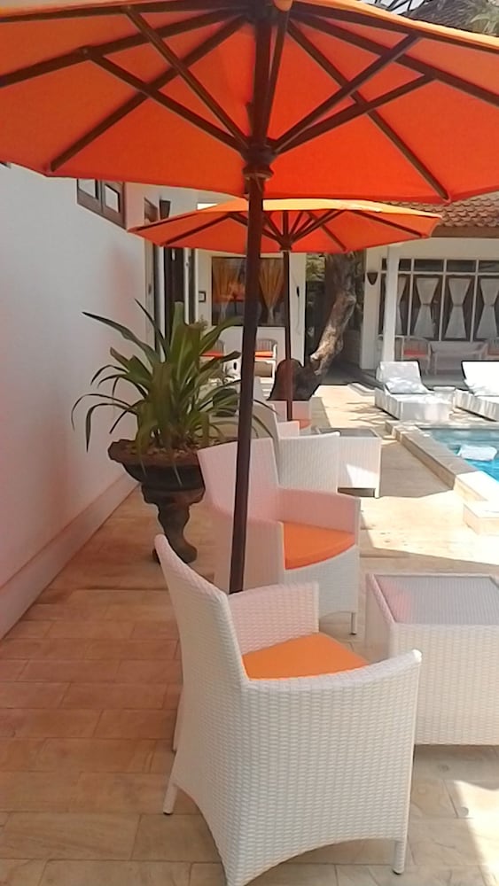 Villa Agung Beach Inn 52/65