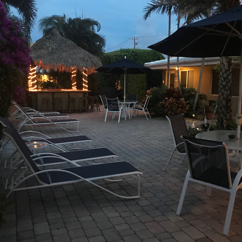 Casitas Coral Ridge formerly Estoril Paradise Inn 43/50