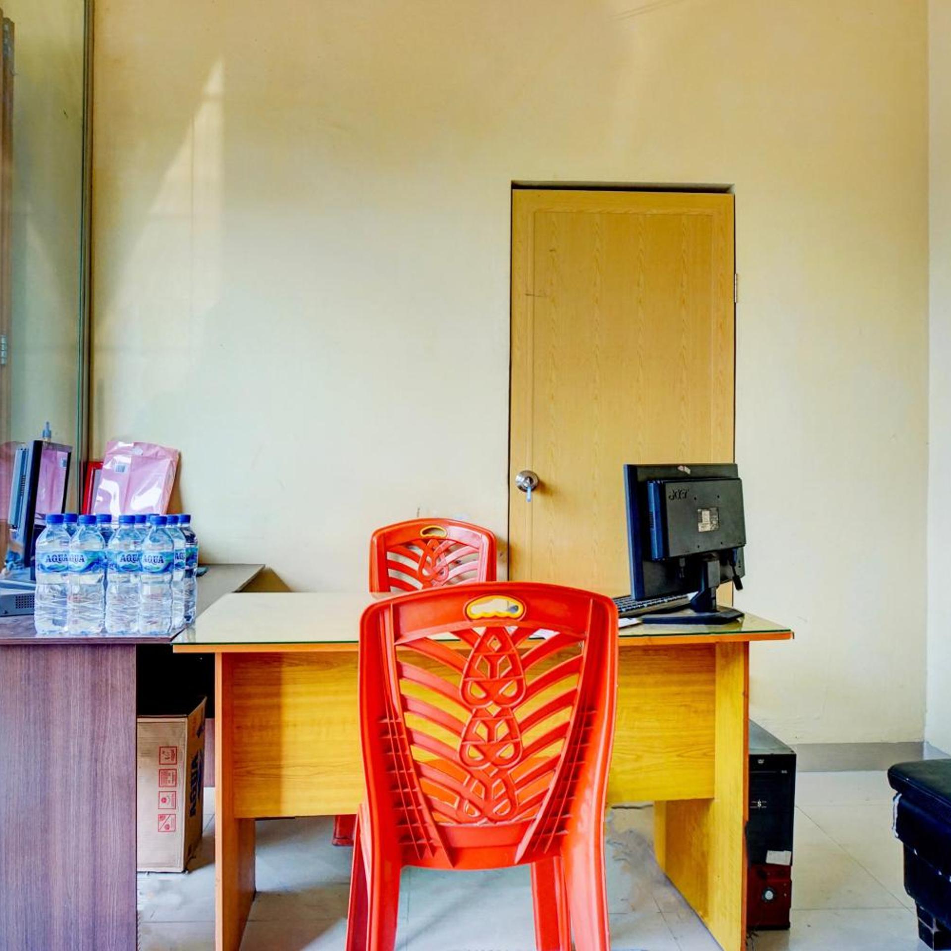 Lobby at Super OYO 93930 The Sunny Inn, MEDAN