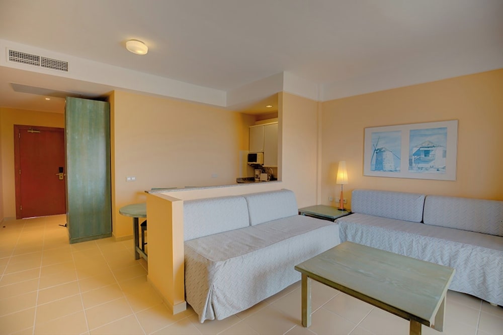 1 Bedroom, Family, Twin Beds, 2 Sofa