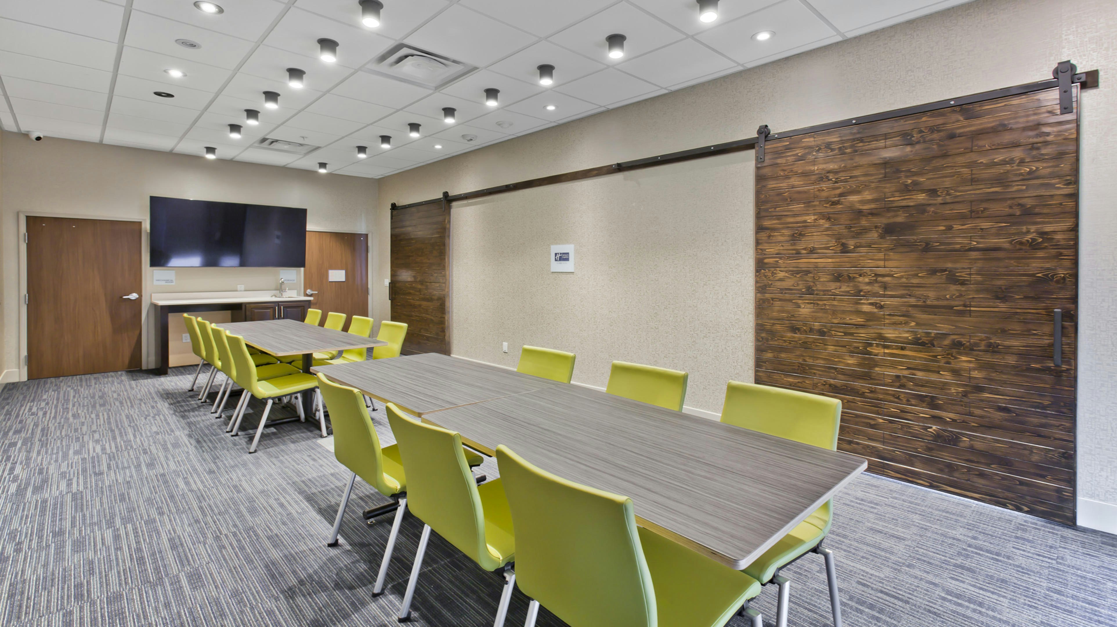 Holiday Inn Express And Suites Green River 55/67