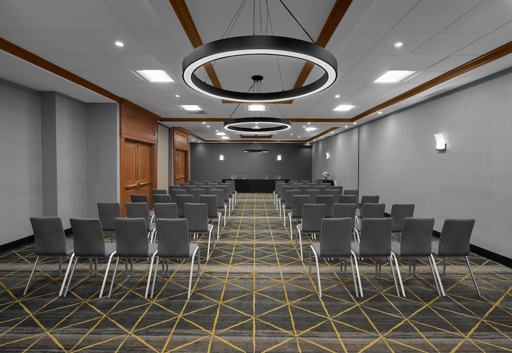 Holiday Inn Hasbrouck Heights Hotel 28/40