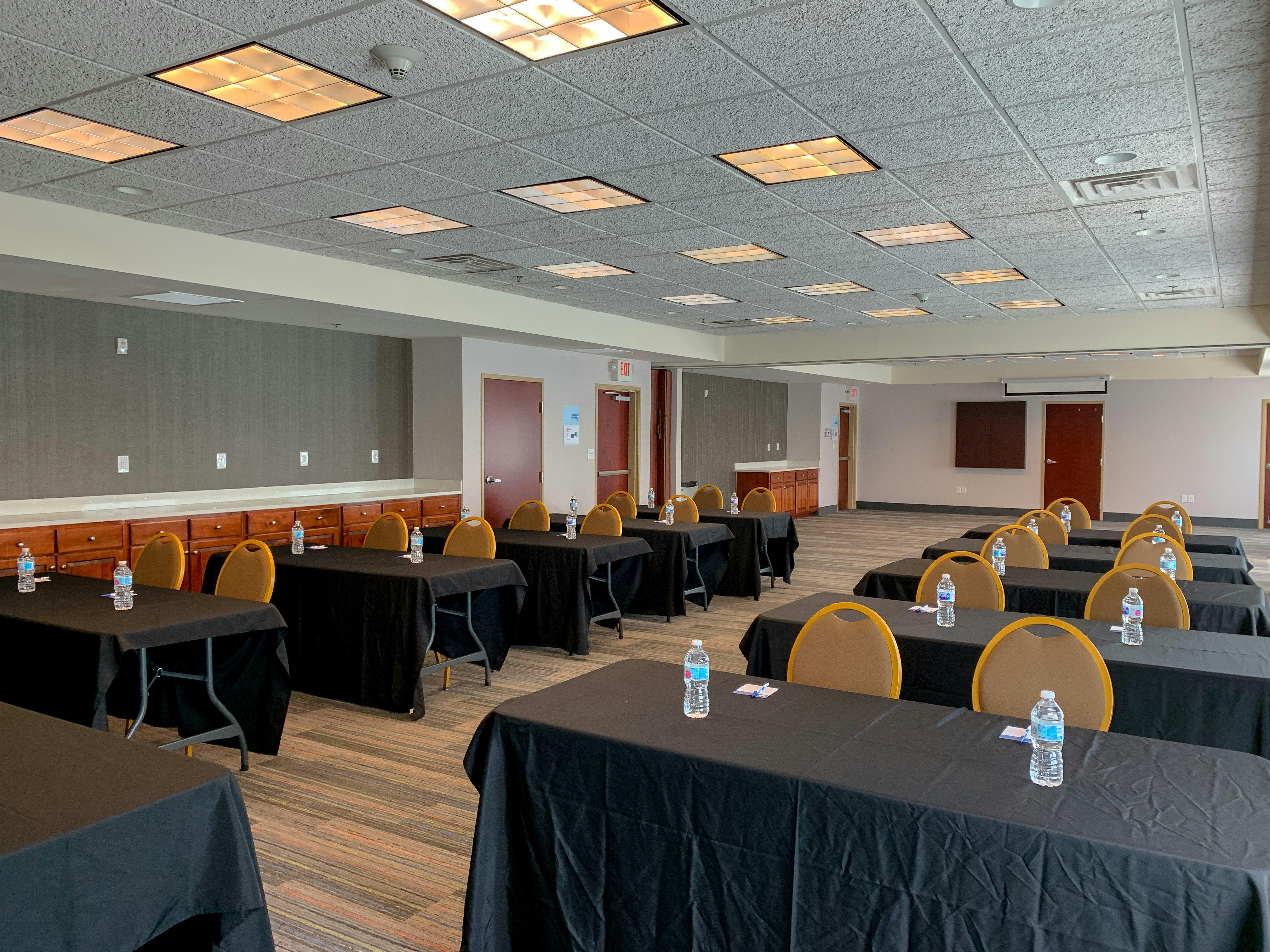 Holiday Inn Express & Suites Lexington Dtwn Area-Keenland 35/41