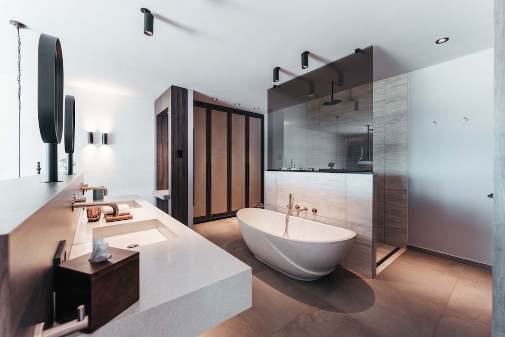 Suite, King Bed, Beach Front