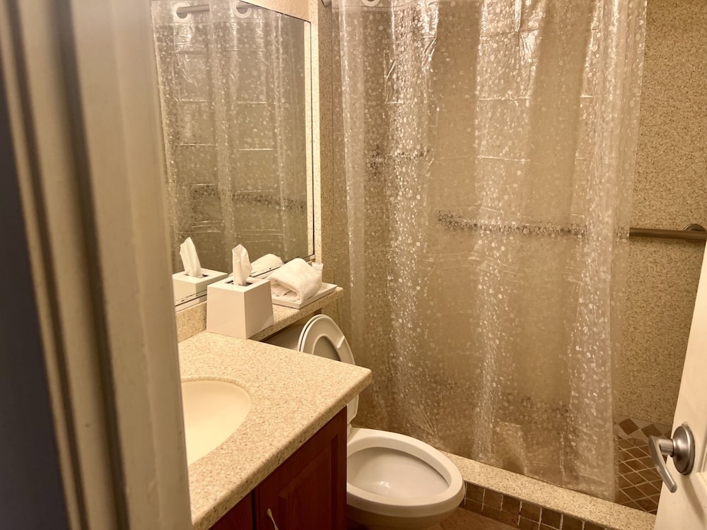 Jockey Resort Suites Center Strip 73/73