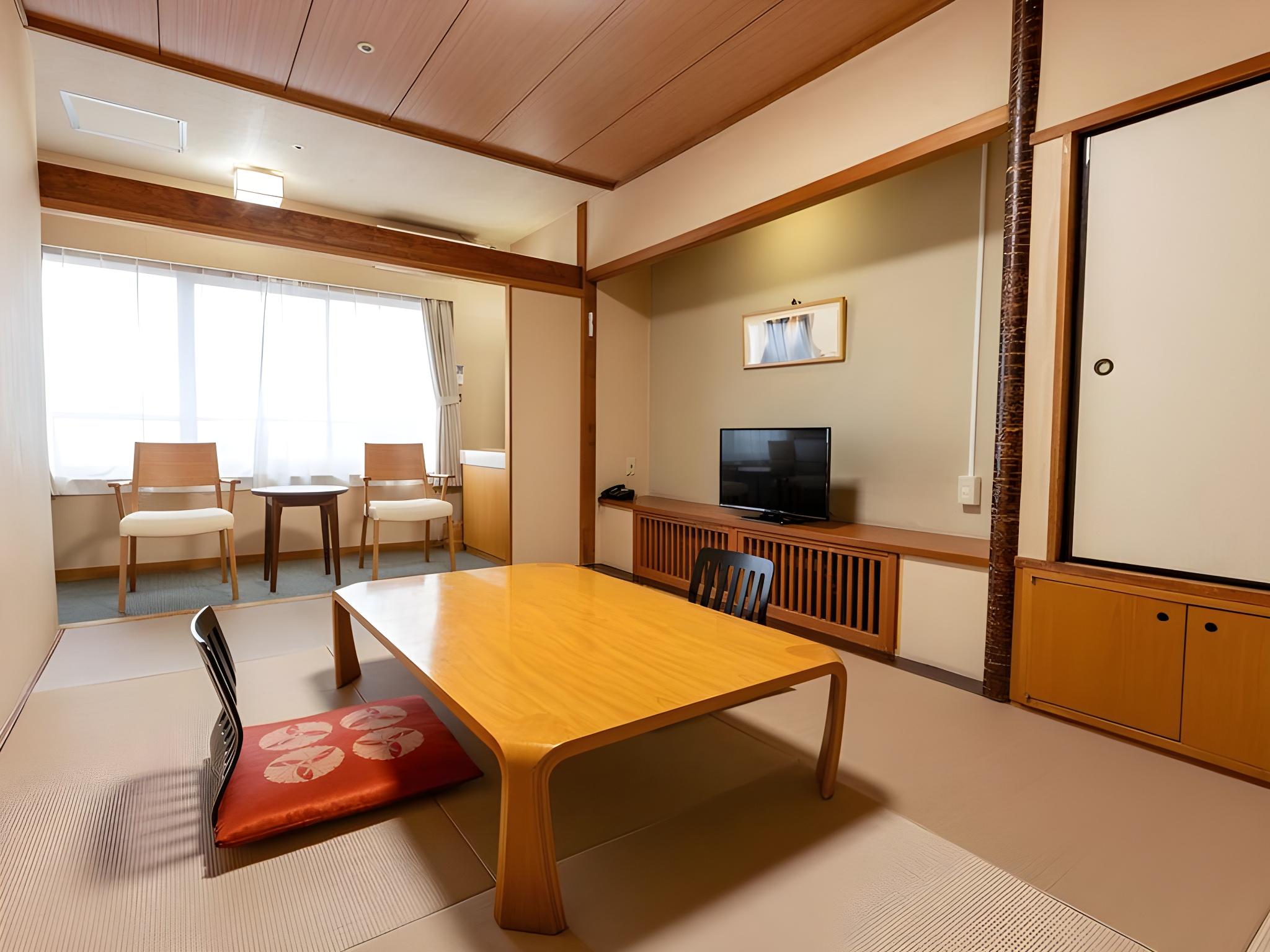 Japanese, No Bathroom, Tatami