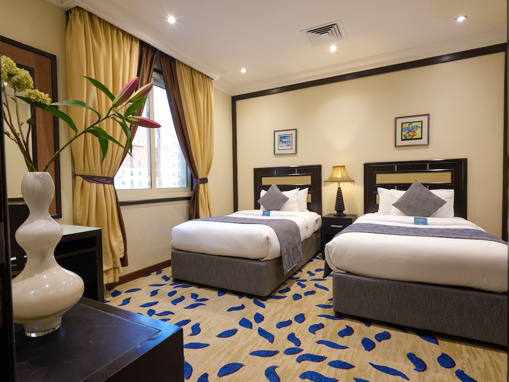 Royal Suite twin bed