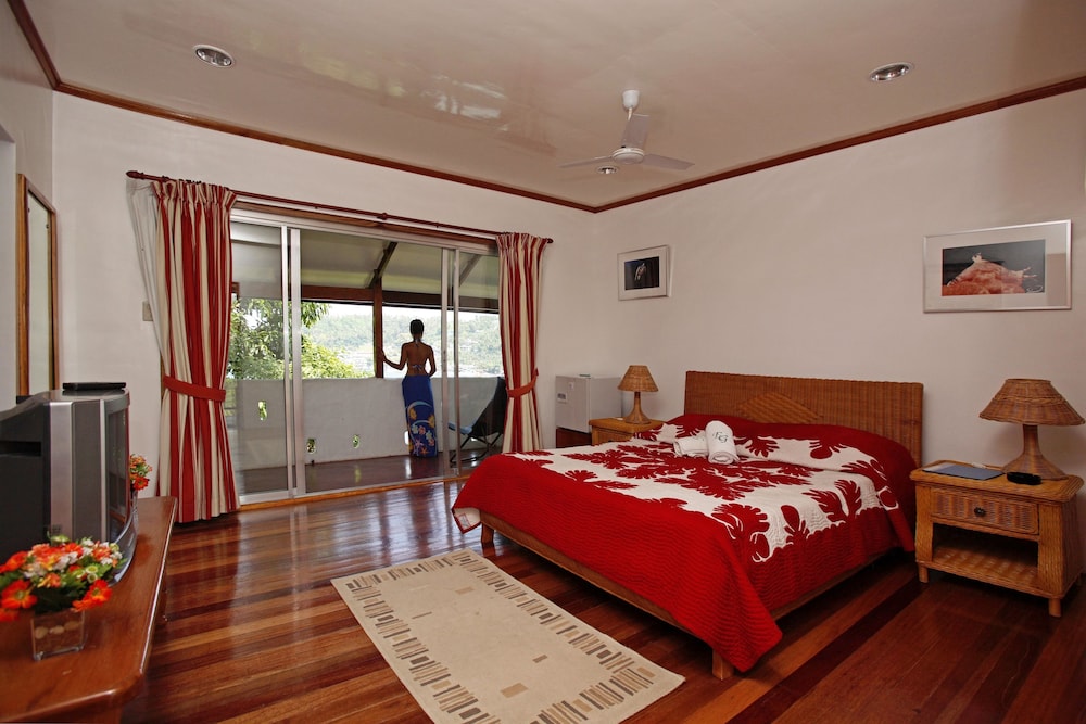 ROOM, QUEEN BED, SEA VIEW