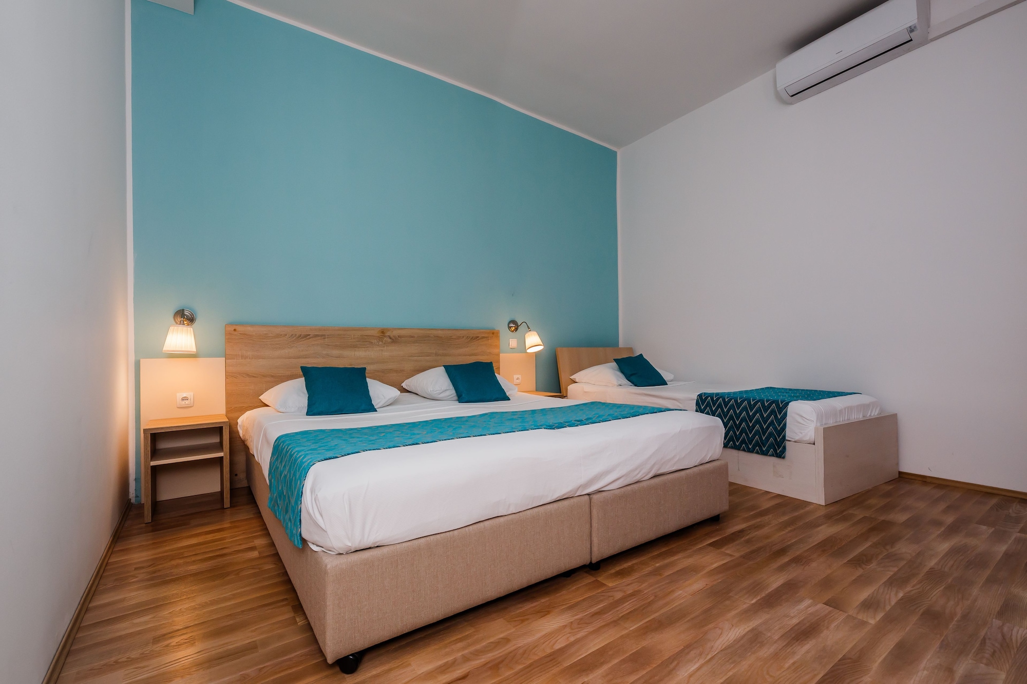 غرفة قياسية ثلاثية بثلاثة أسرّة، Annex Building Art Hotel 5/10