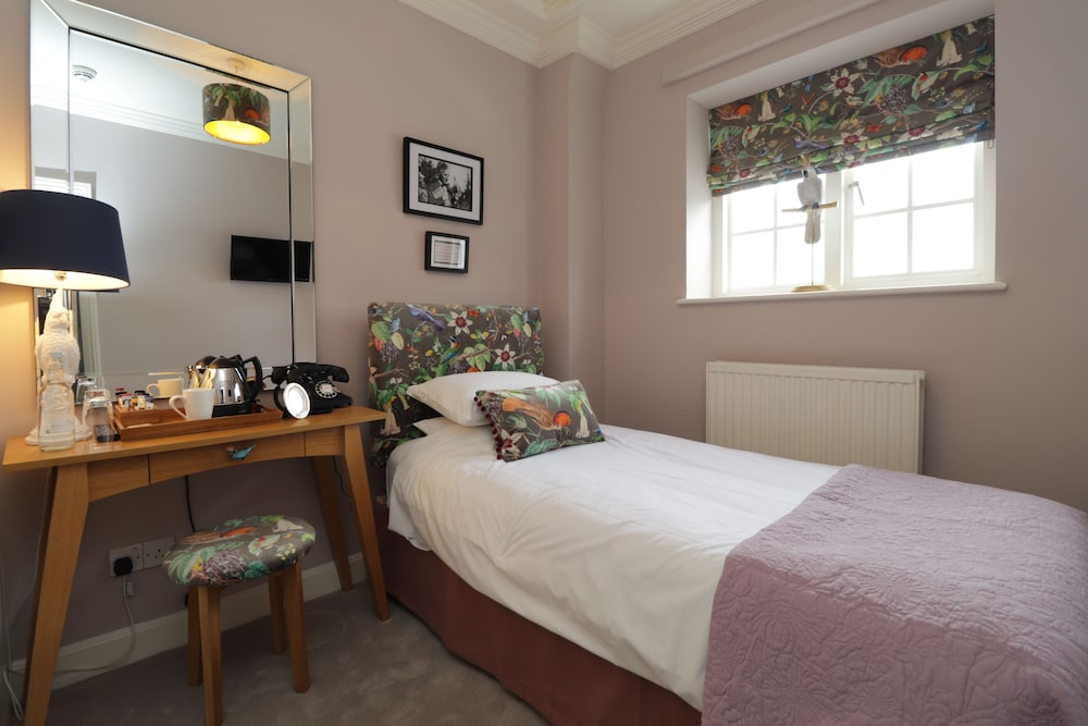 The Stable Courtyard Bedrooms At Leeds Castle 14/44