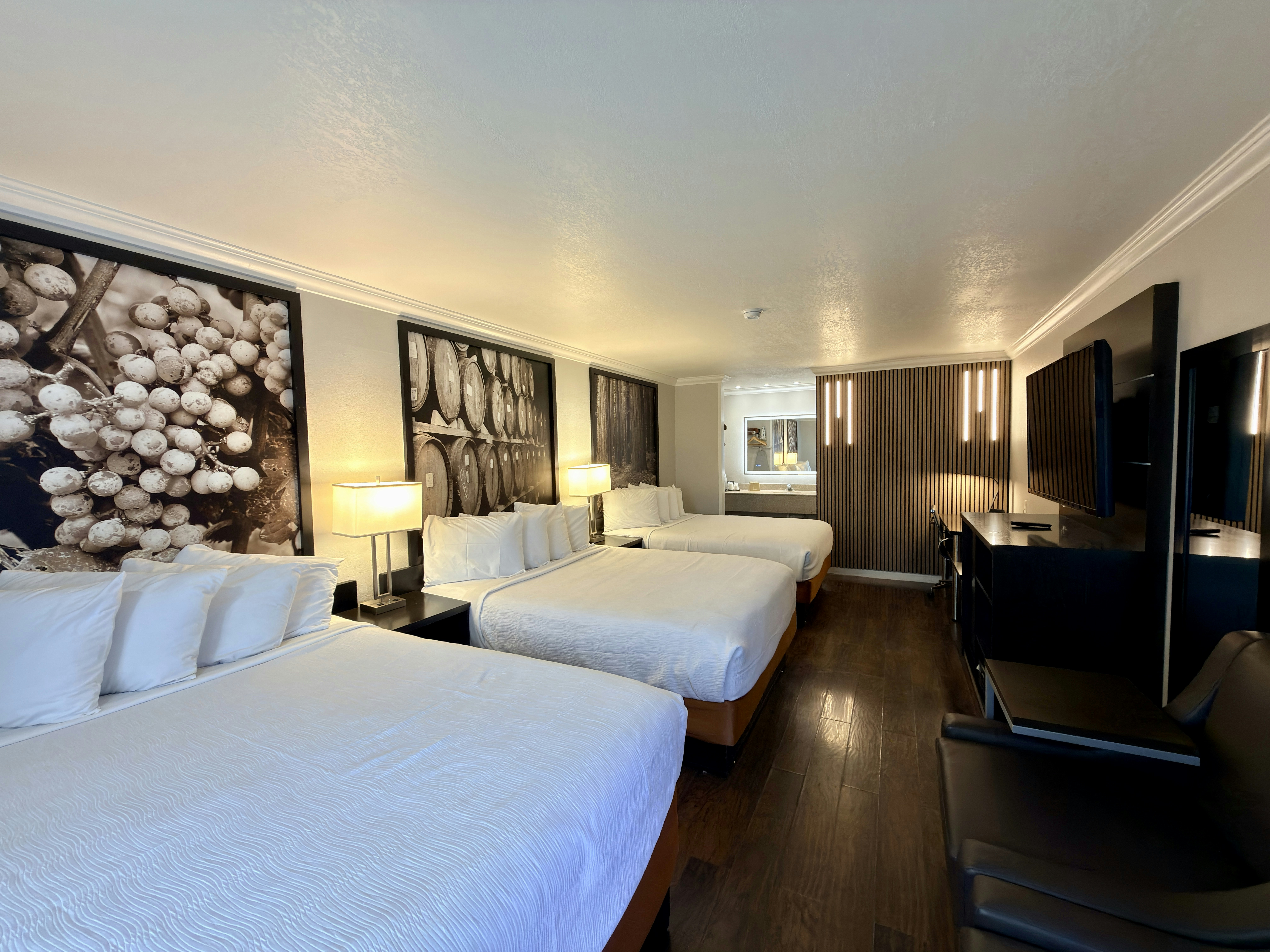 Super 8 By Wyndham Ukiah 8/22