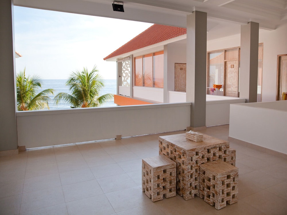Bondalem Beach Club 12/71