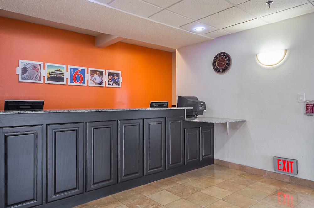 Lobby at Motel6 Irving, TX - Irving DFW Airport South, IRVING - TX