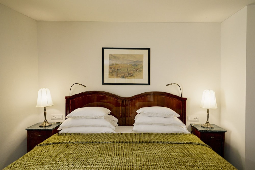 Design, Studio, Suite, King Bed, Garden Area