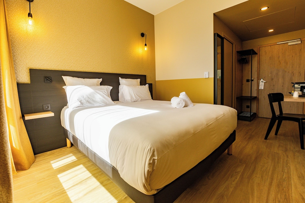 جناح متصل بسرير كوين وسريرين منفصلين، All Suites Hotel Paris Pleyel L’Ile Saint Denis 4/10