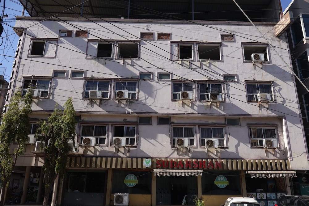 HOTEL SUDARSHAN PALACE 3/48