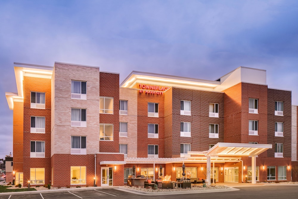 TownePlace Suites by Marriott Dubuque Downtown 3/40