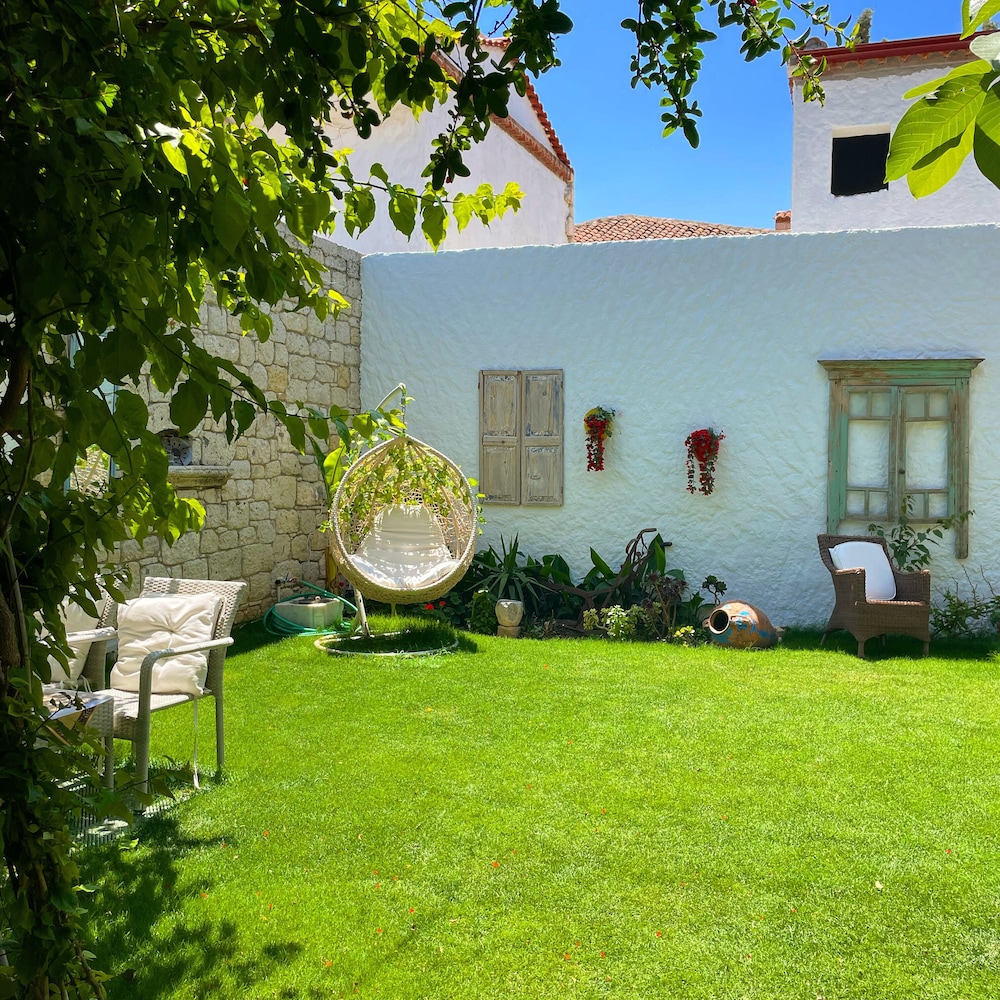 Alacati Umitev Boutique Hotel 48/50