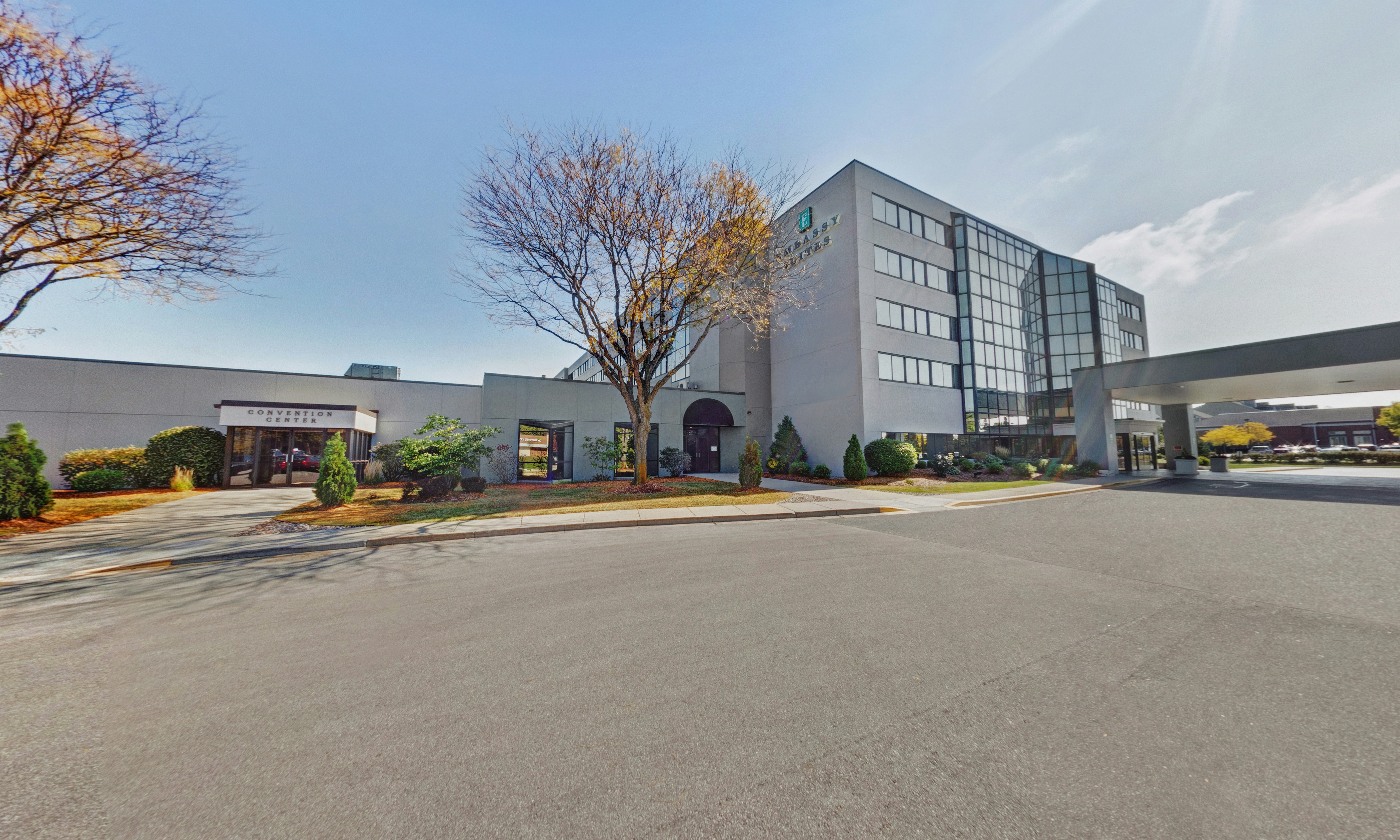 Embassy Suites By Hilton Milwaukee Brookfield 74/81