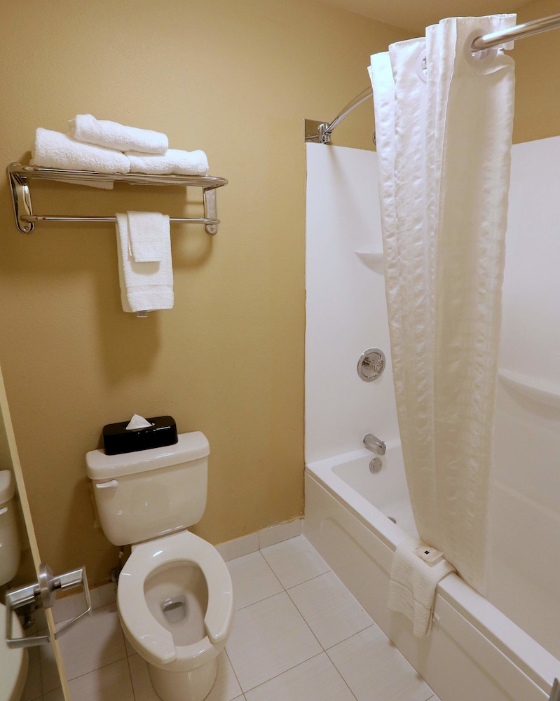 Country Inn & Suites by Radisson, Charlotte I-85 Airport, NC 47/47