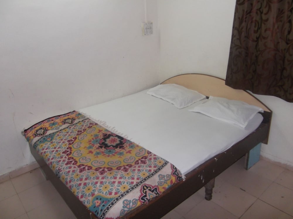 Samruddhi And Shree Inn Lodge 7/15
