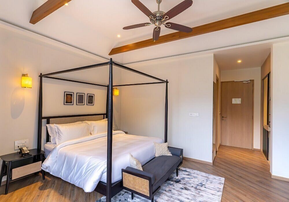 Classic, King Bed, Valley View, Balcony، Nivasana Manali 3/7