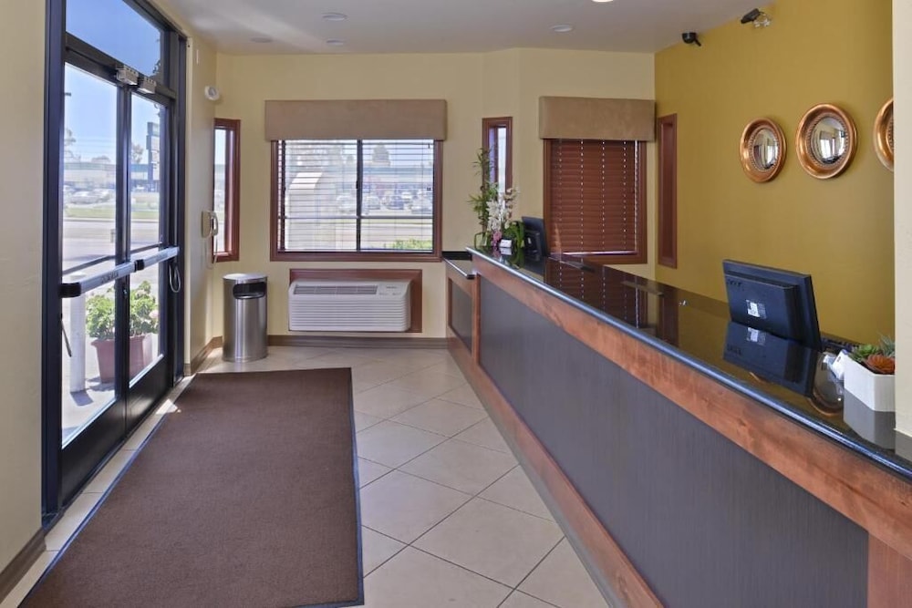 Pleasant Inn 22/23