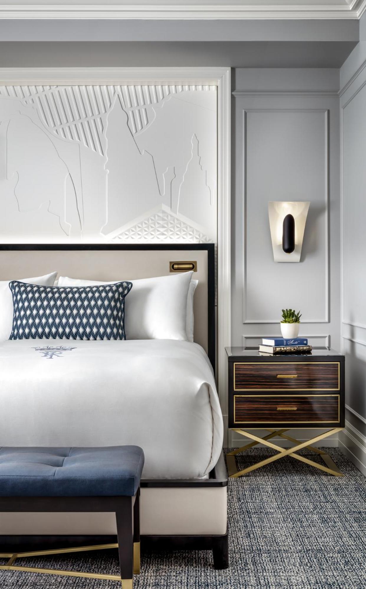 Gold, Studio, Suite, King Bed