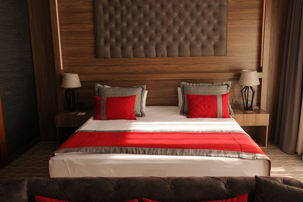 Suite, King Bed
