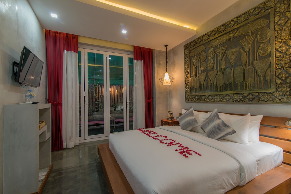 FAMILY SUITE, PREMIER, POOL VIEW