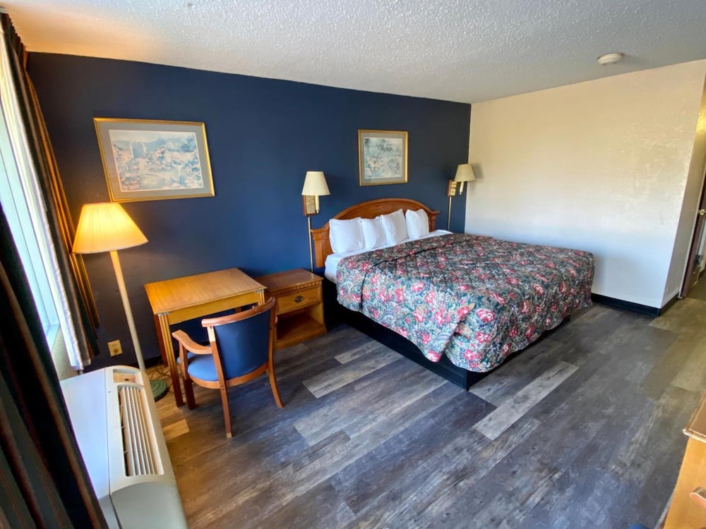 Motel6 Marianna, FL 25/60