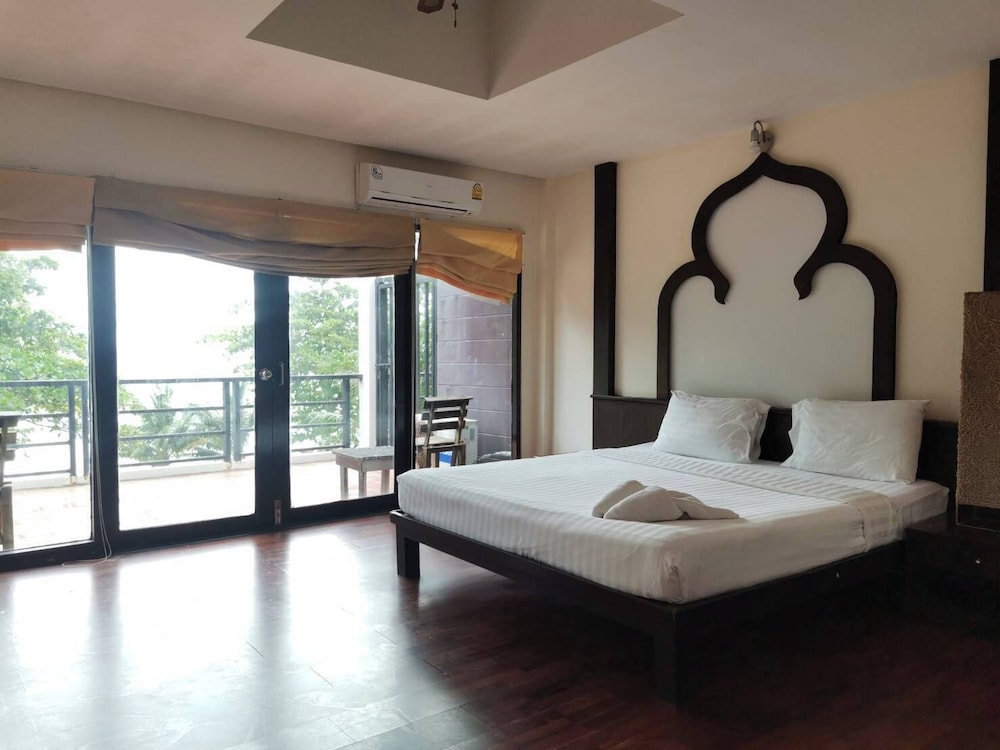 STANDARD, SEA VIEW, BALCONY