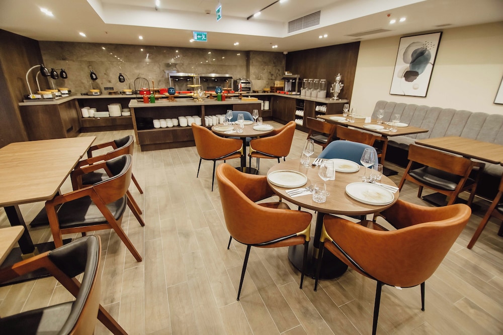 La Quinta by Wyndham Batumi 57/70