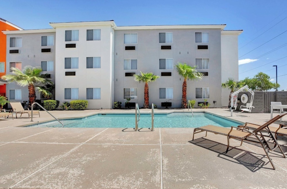 Siegel Select Las Vegas Blvd 37/39
