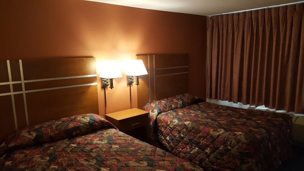 Travelers Lodge Motel Marshall 18/60