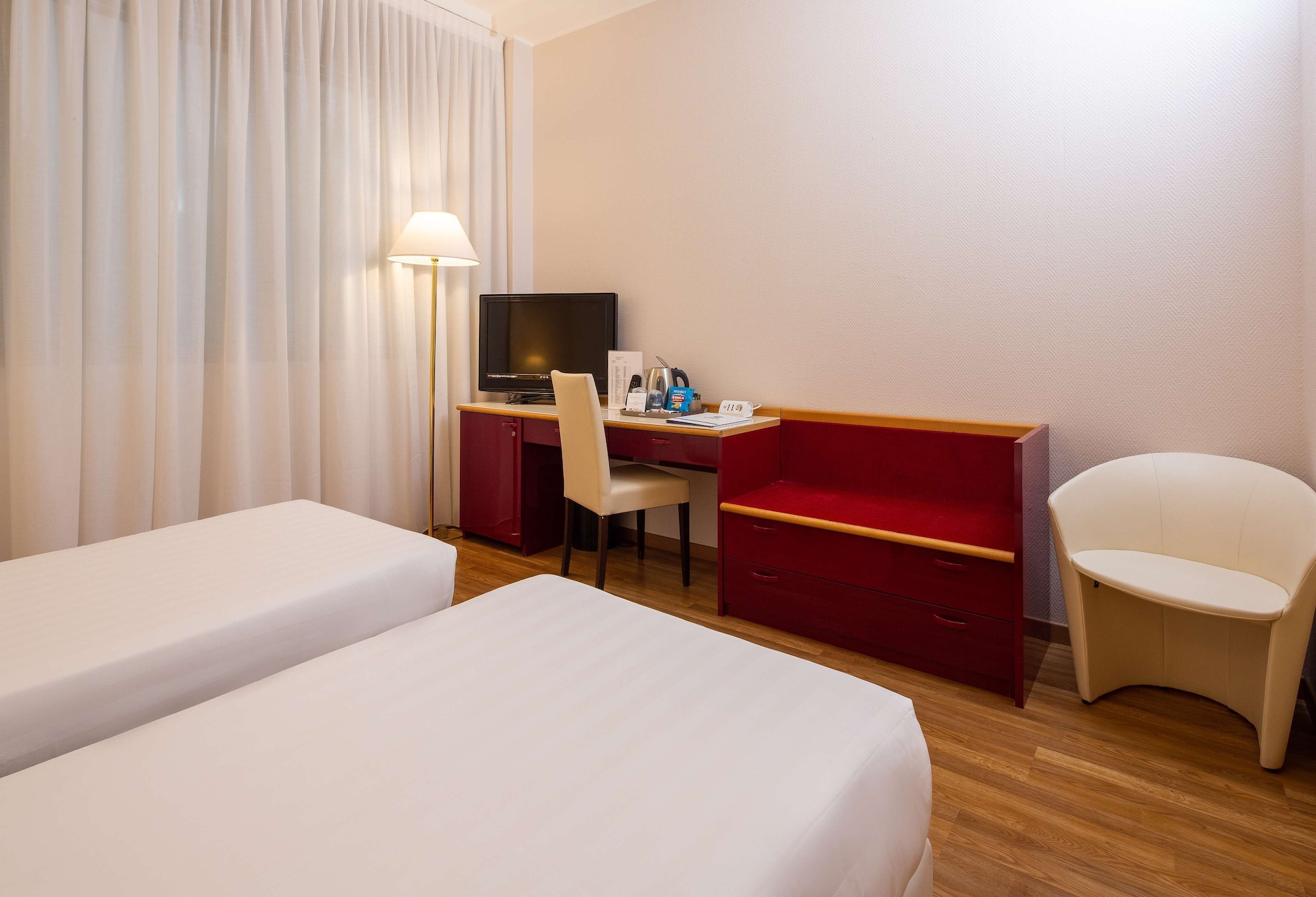 Green, Standard, King Bed، Best Western Air Hotel Linate 3/8