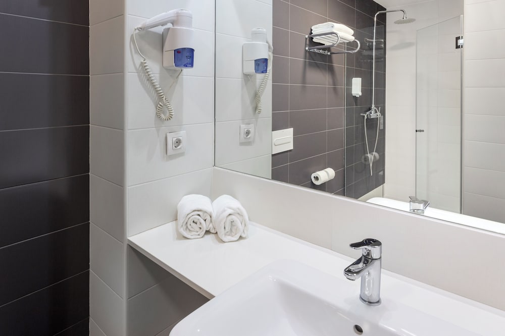 غرفة سوبيريور بسرير كينج، B&B HOTEL Barcelona Viladecans 5/5