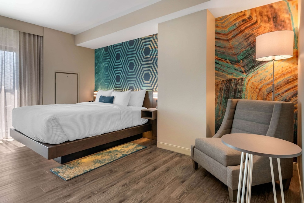 Cambria Hotel St Petersburg Madeira Beach Marina 16/58