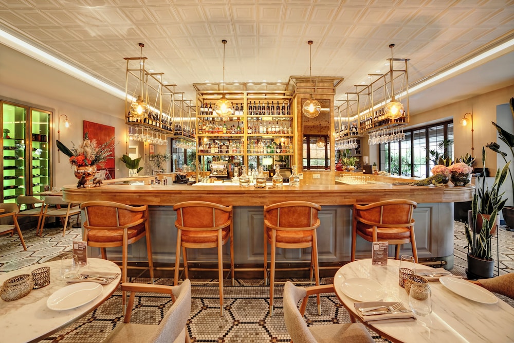 39 Kalamis Marina Hotel 33/50