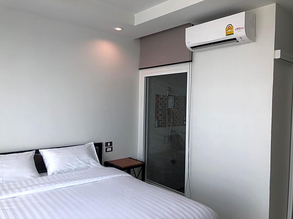 Richmond Nan Hotel 8/50