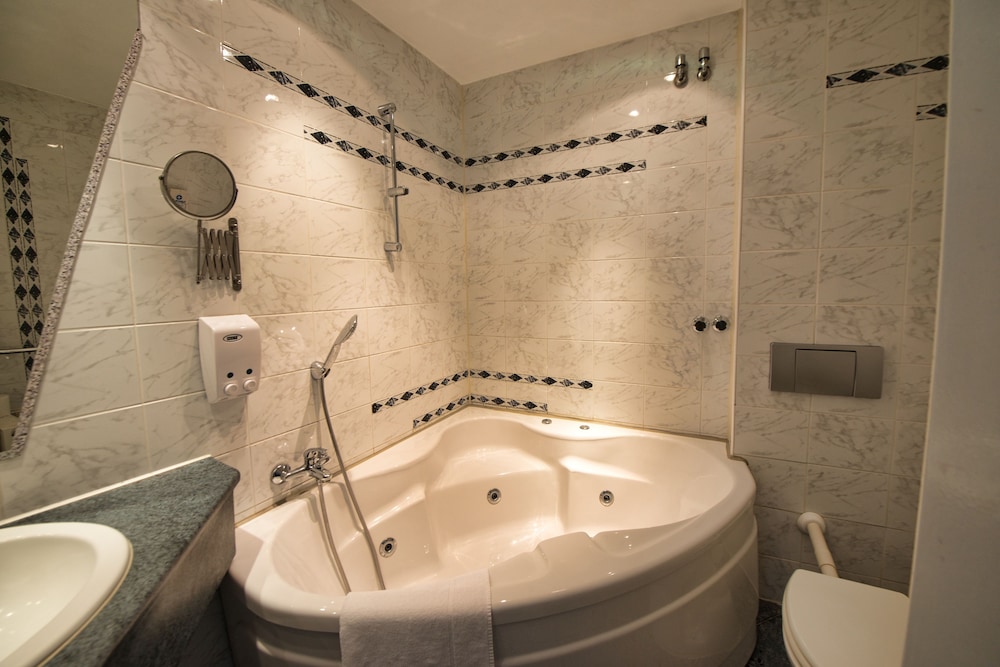 ART-HOTEL CHARLOTTENBURGER HOF 48/50