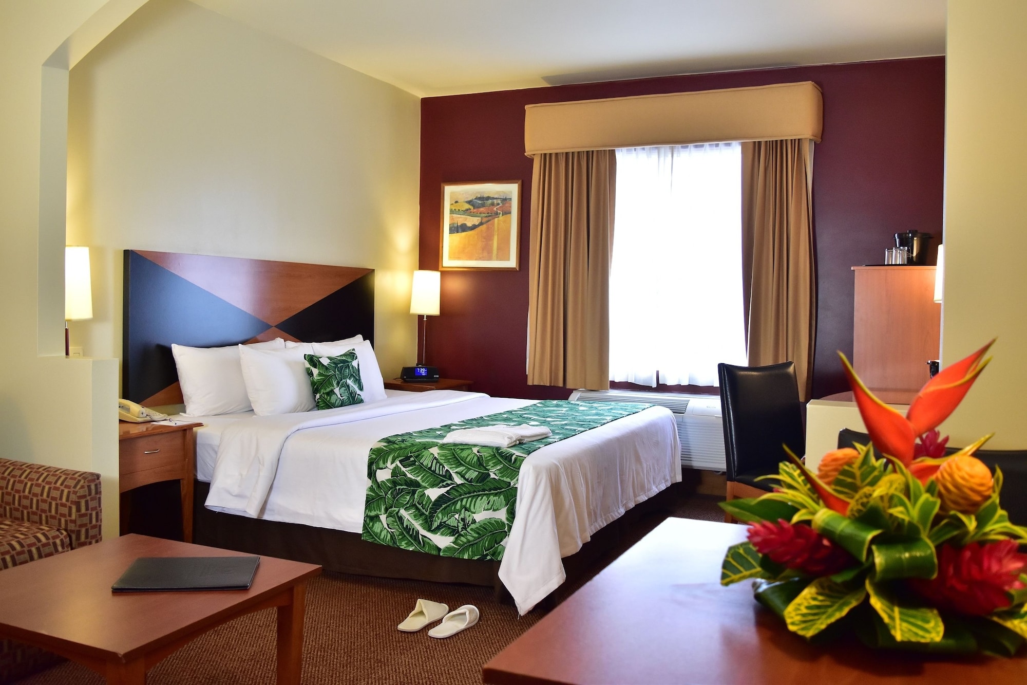 SUITE, KING BED, SOFA